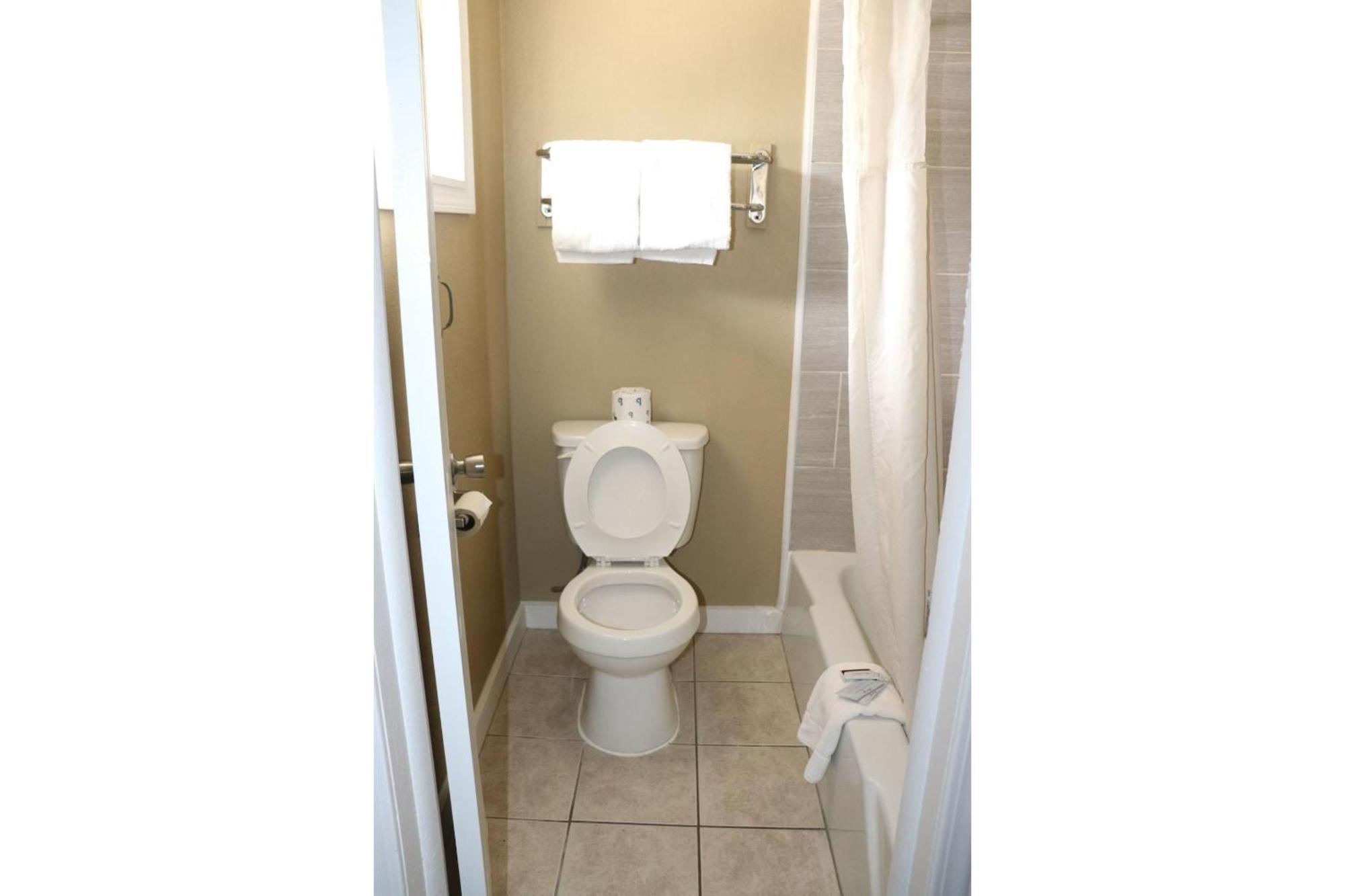 Deluxe Inn & Suites By Oyo Miami Ok Extérieur photo